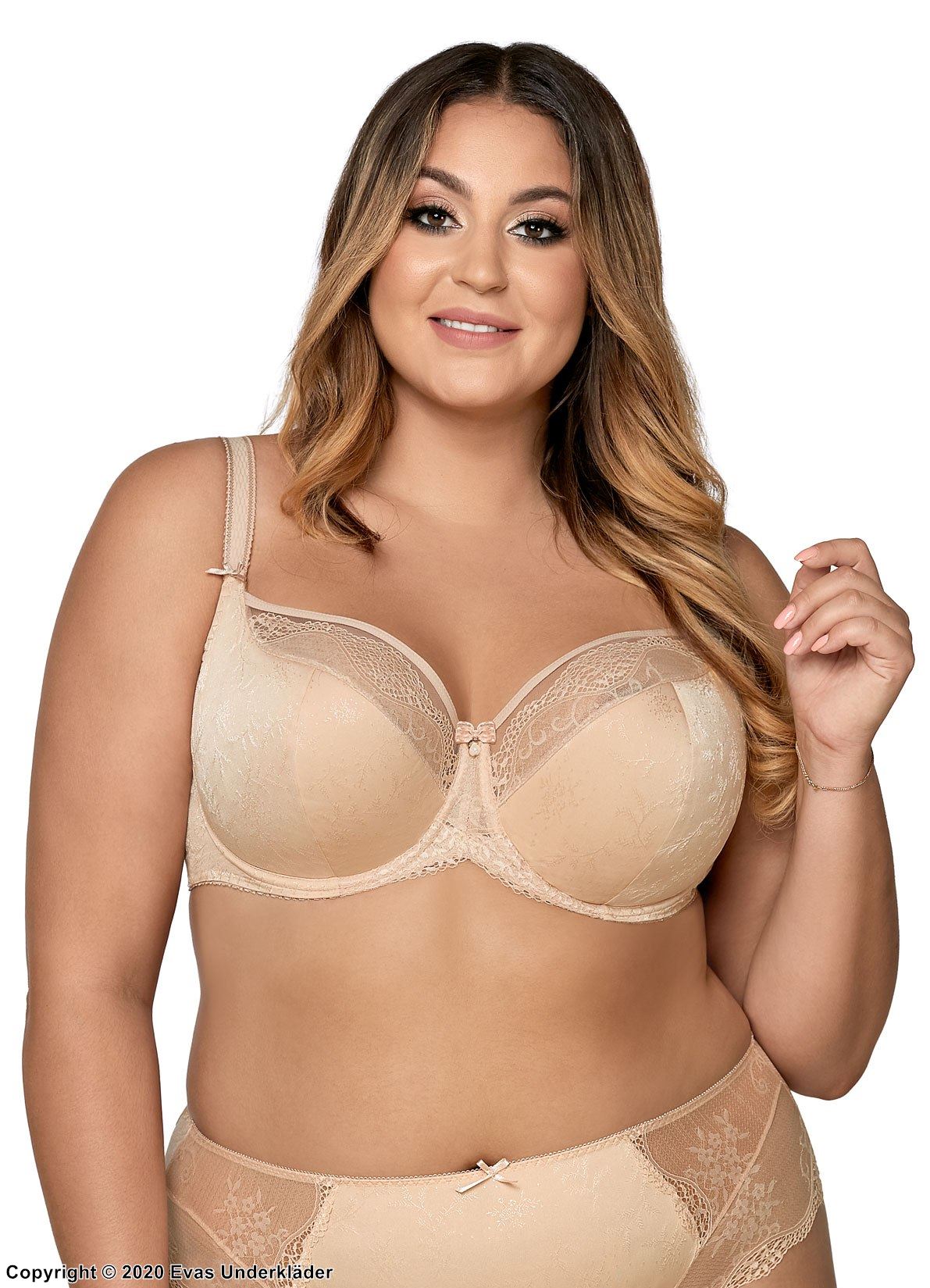 Big cup bra, beautiful lace, straps over bust, B to L-cup